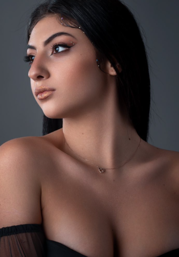 makeup artist Greece